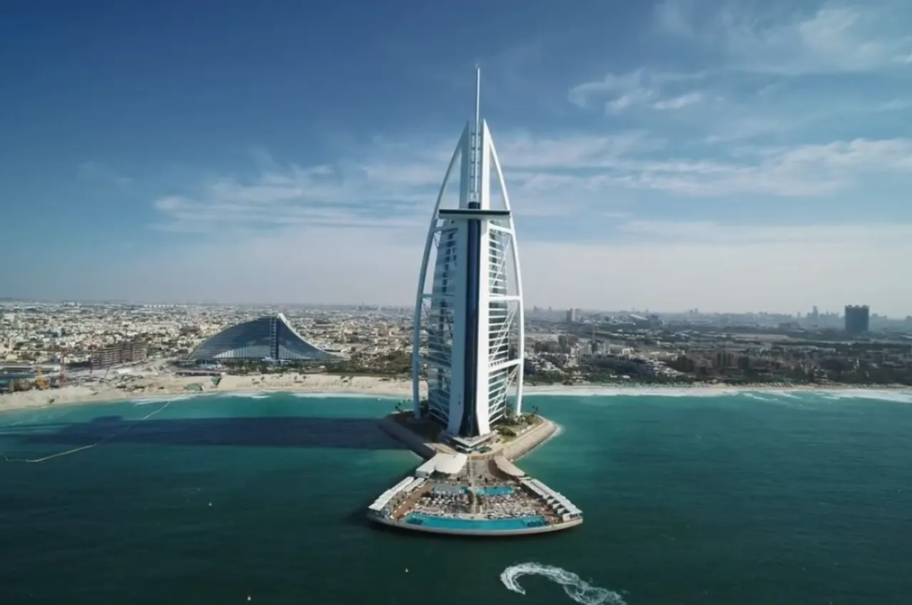 İran'ın misilleme saldırılarında hedef olmuştu! Dubai'nin simgelerinden Burj Al Arab kapatılıyor