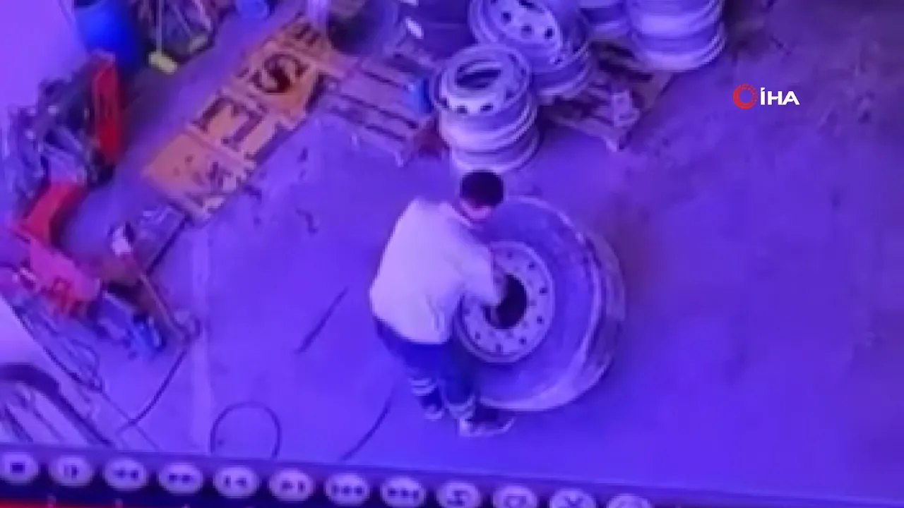 Mersin'de şişirilen kamyon lastiği bomba gibi patladı! Havaya uçan lastik kamerada