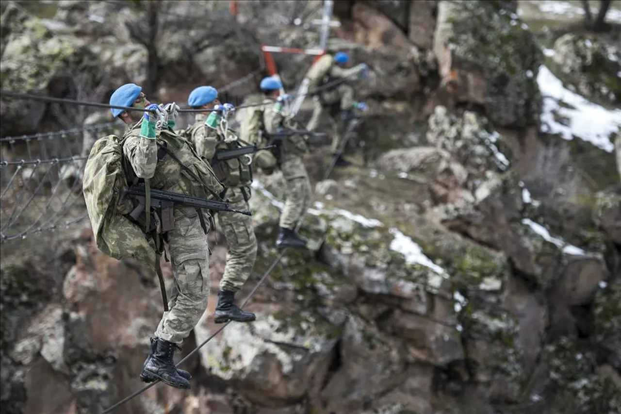 MSBden flaş açıklama: Komando tugaylarının sayısı artırılacak