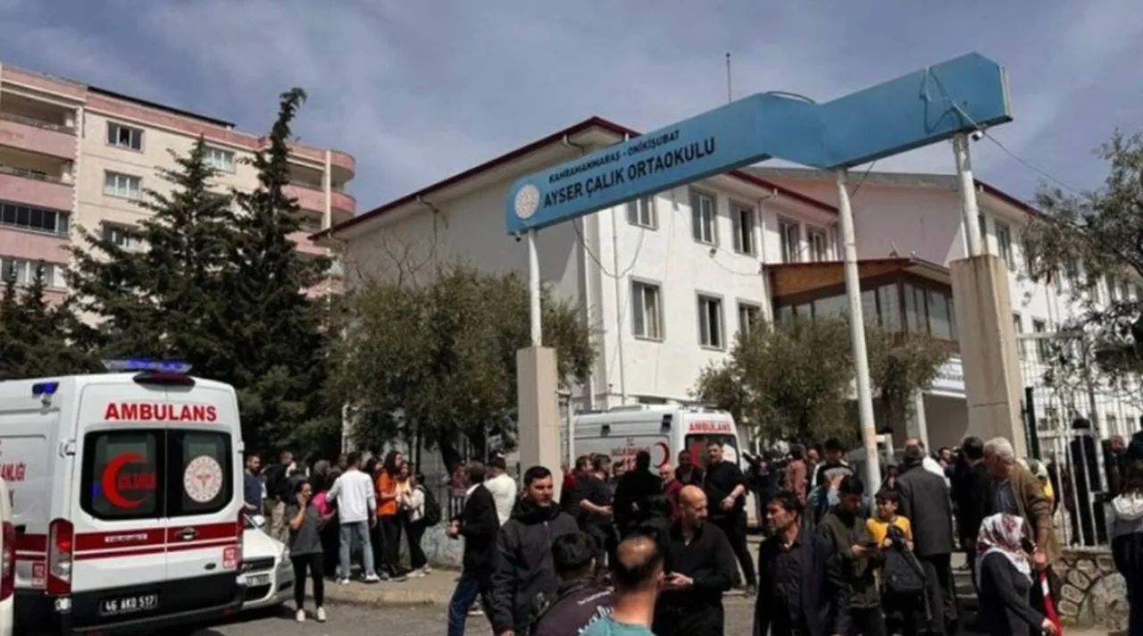 Saldırıların ardından yeni önlemler! Okul önlerinde 2'şer polis görevlendirildi