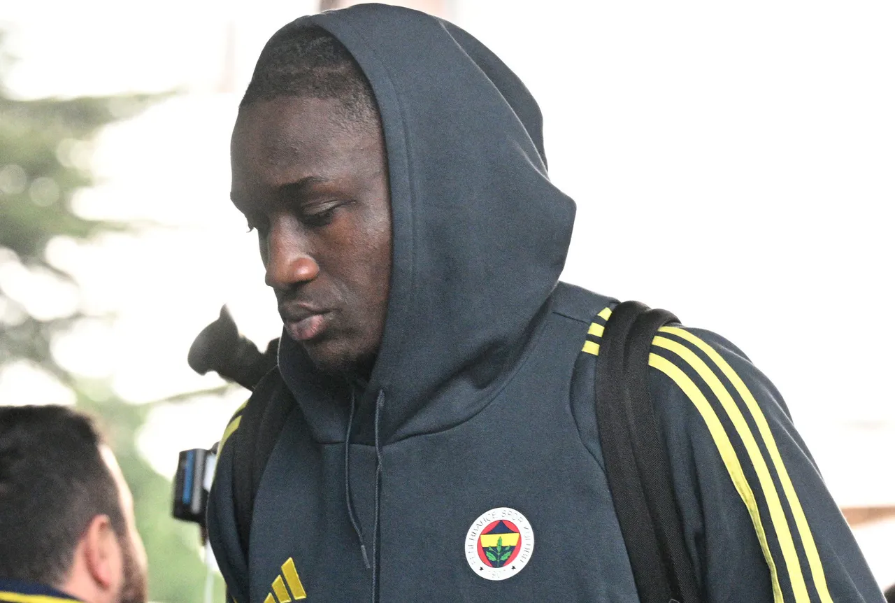 Sherif, Fenerbahçe formasıyla 12 maçta 3 gol attı, 1 asist yaptı.