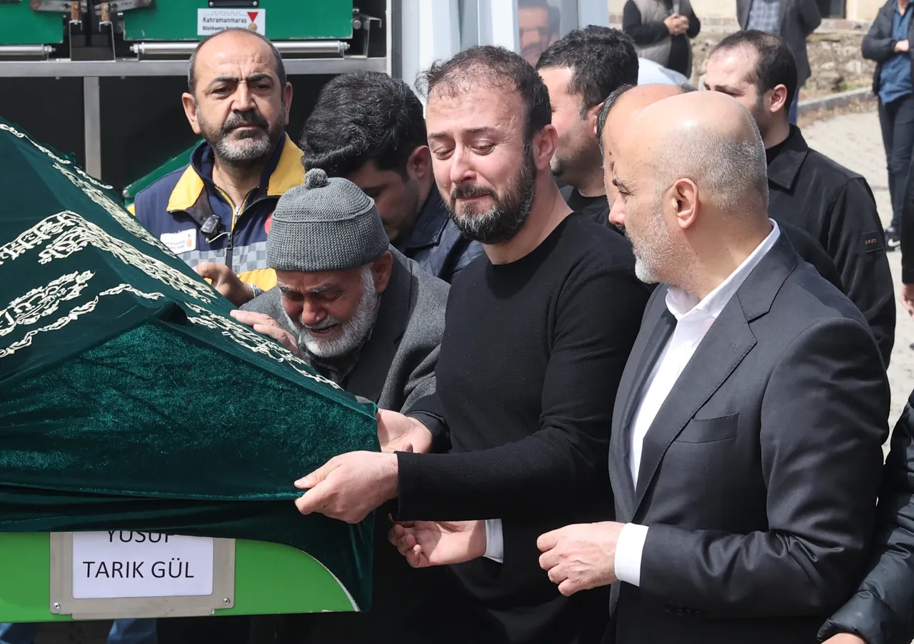 Yüreğimiz yanıyor! Okul saldırısında ölenler son yolculuğuna uğurlanıyor