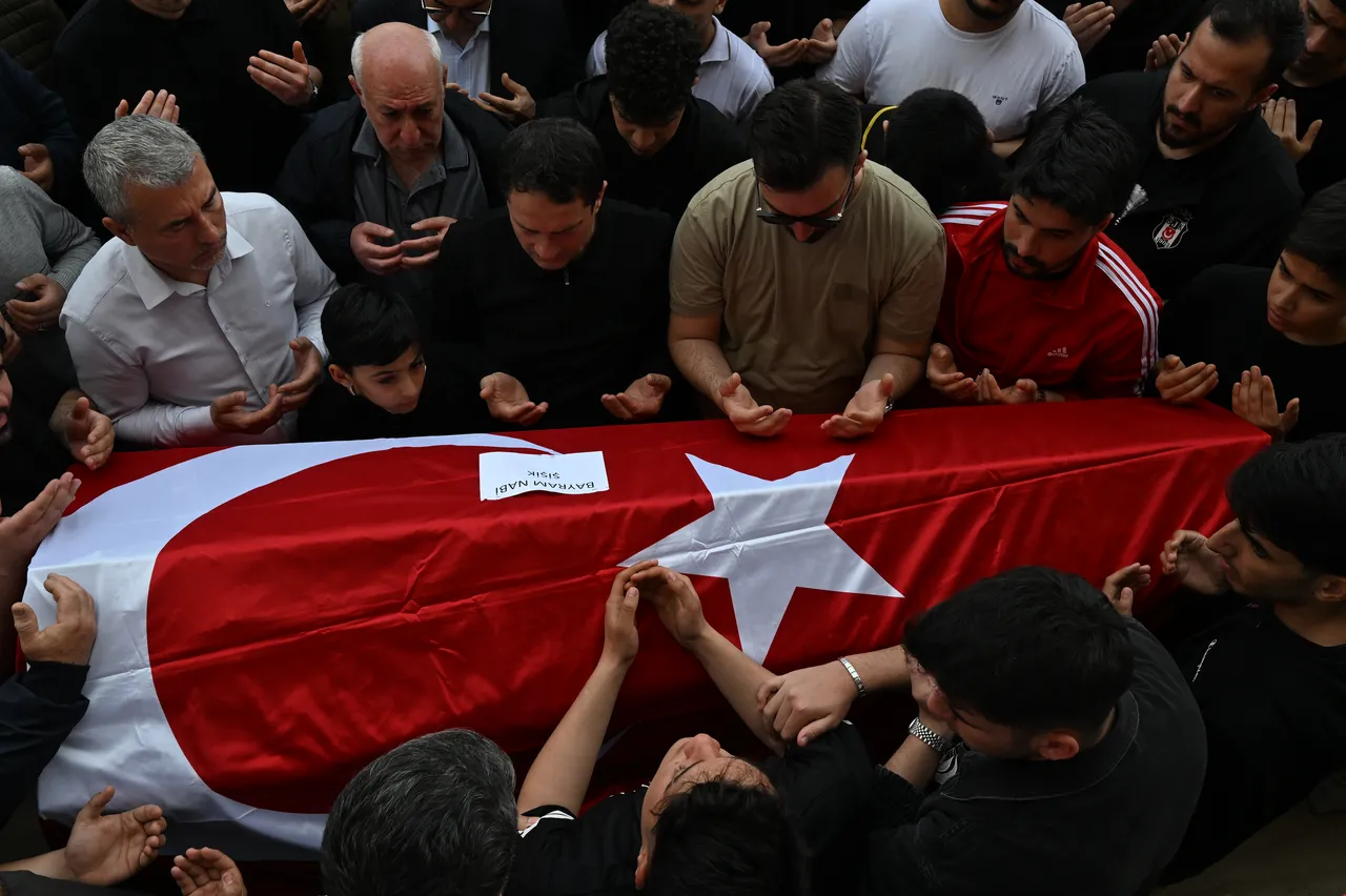 Yüreğimiz yanıyor! Okul saldırısında ölenler son yolculuğuna uğurlanıyor