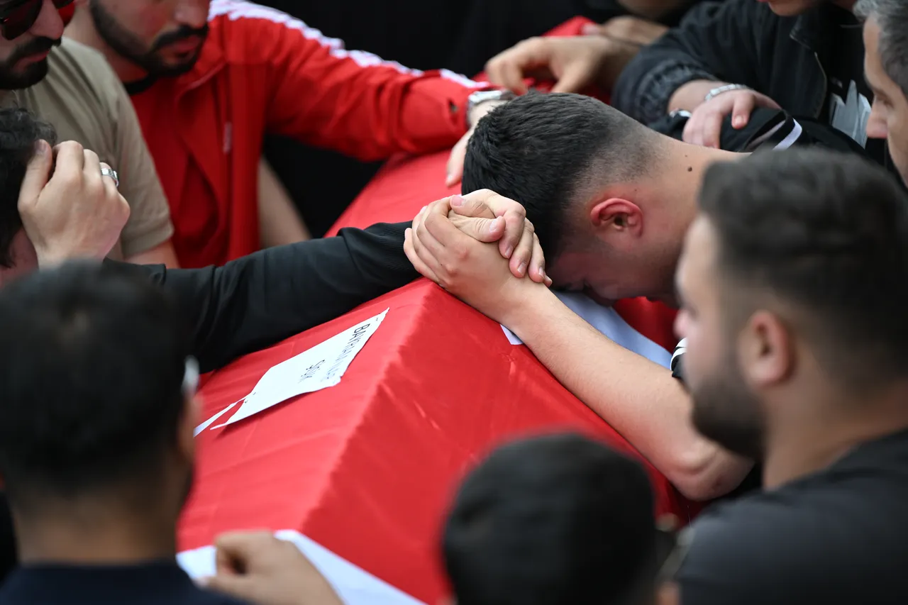 Yüreğimiz yanıyor! Okul saldırısında ölenler son yolculuğuna uğurlanıyor