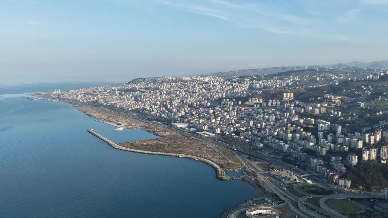 Yüz binlerce yıldır faylarla yükselen kent! Yamaçlar aşağı kayıyor, 6’dan büyük deprem riski var