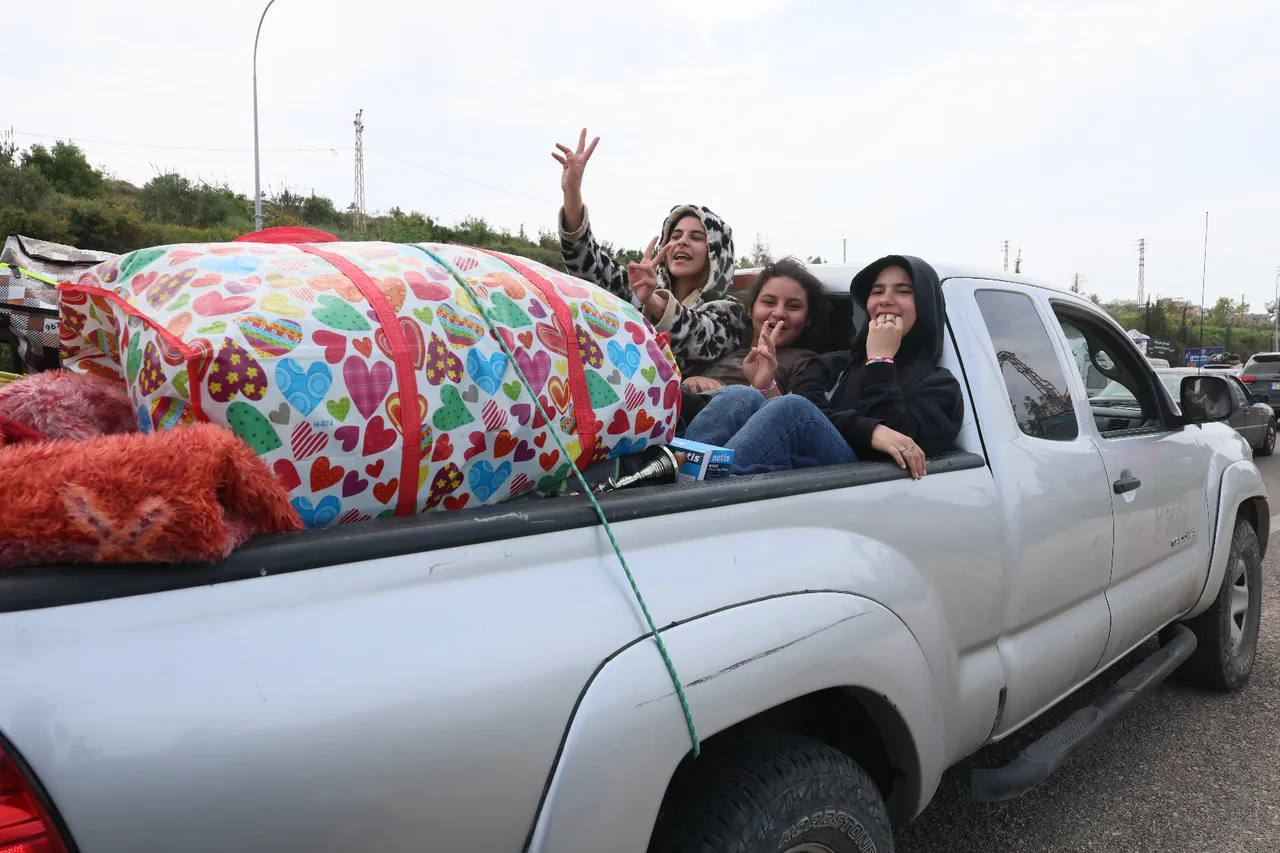 10 günlük ateşkes yürürlüğe girdi! Lübnanlı aileler evlerine dönüyor