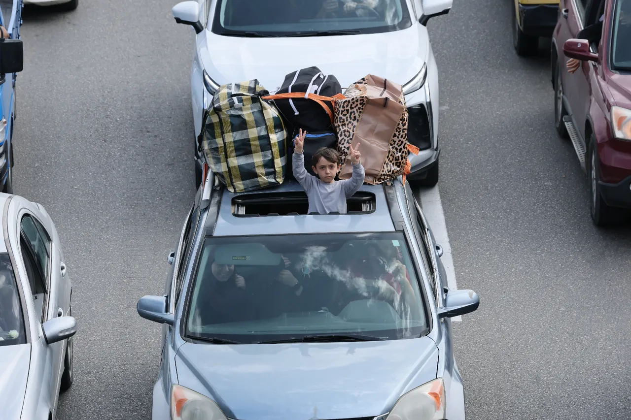 10 günlük ateşkes yürürlüğe girdi! Lübnanlı aileler evlerine dönüyor
