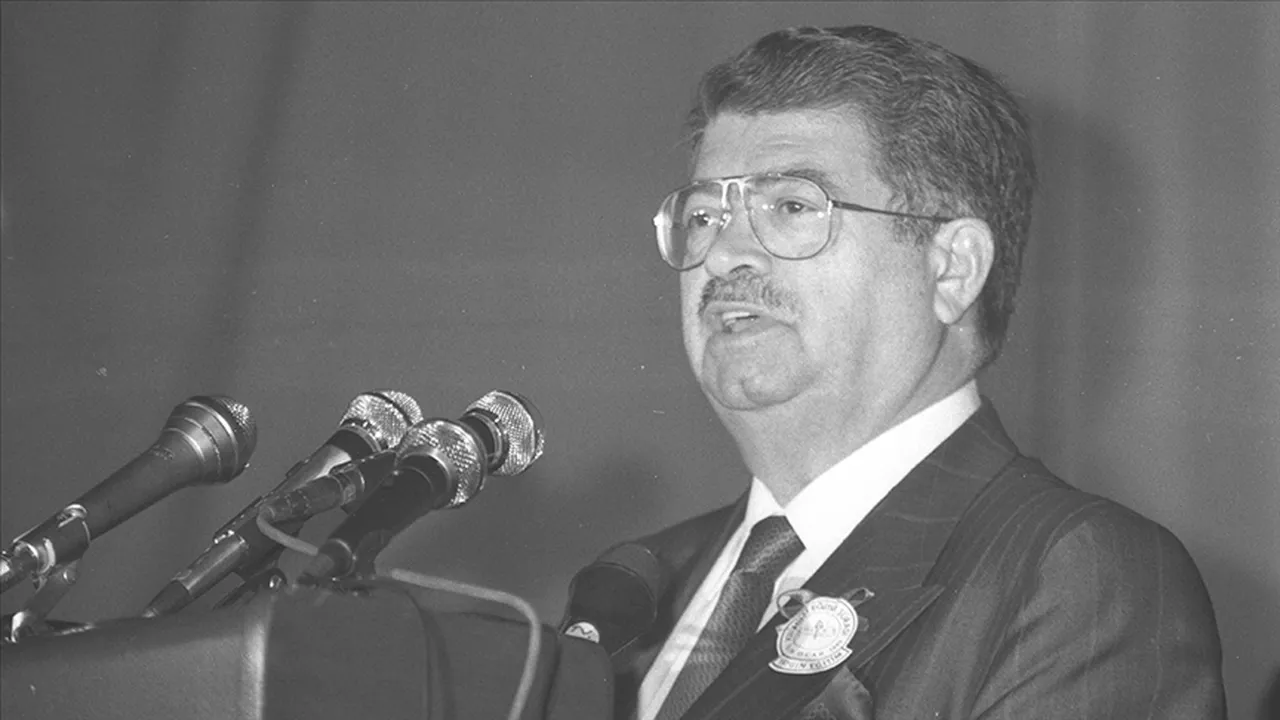 Cumhurbaşkanı Erdoğan, vefatının 33. yılında Turgut Özal’ı andı: Türkiye’nin kalkınmasında öncü rol oynadı