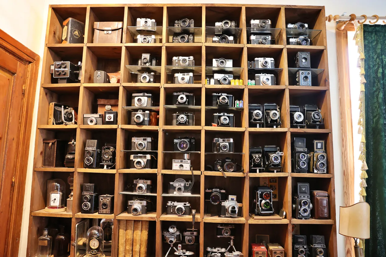 Dekorasyon fikri koleksiyona evrildi: 6 yılda 150’ye yakın fotoğraf makinesi biriktirdi