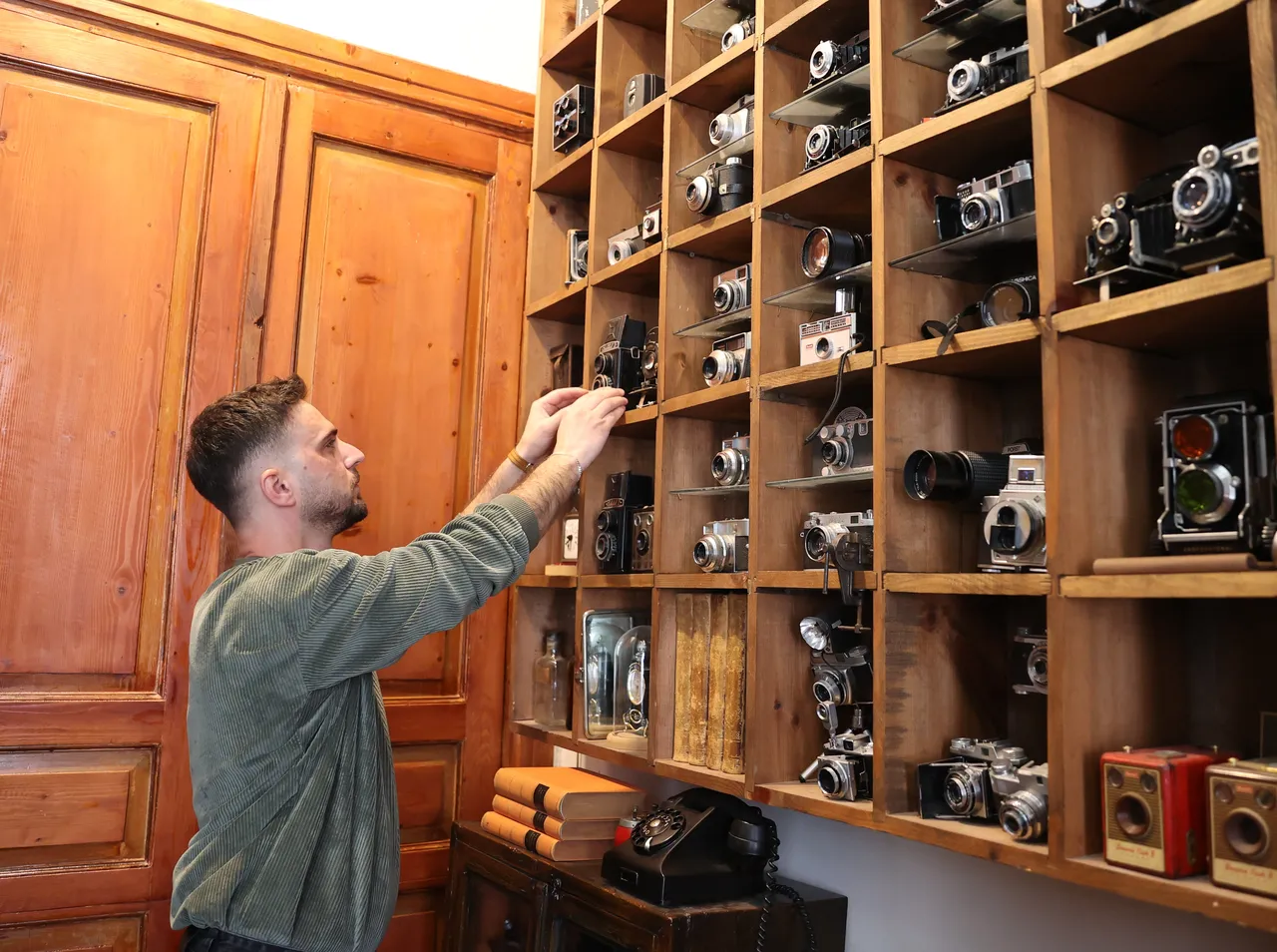 Dekorasyon fikri koleksiyona evrildi: 6 yılda 150’ye yakın fotoğraf makinesi biriktirdi