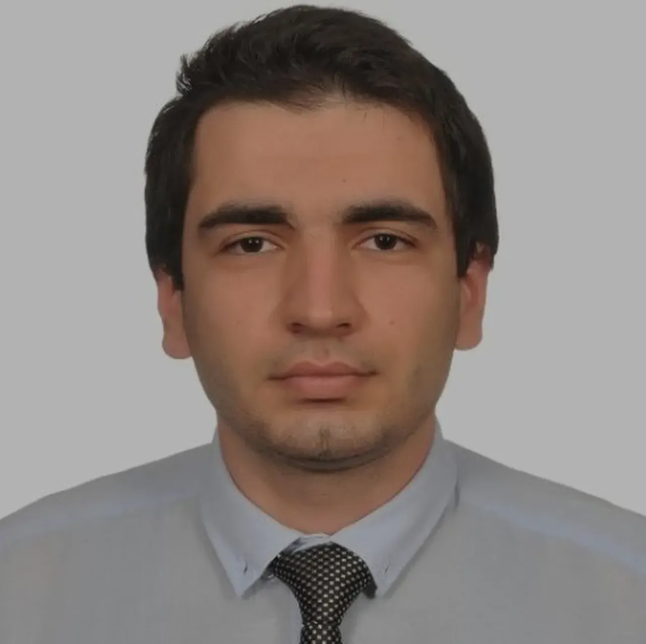 Dükkana ateş açtılar, yanda yemek yiyen akademisyeni öldürdüler