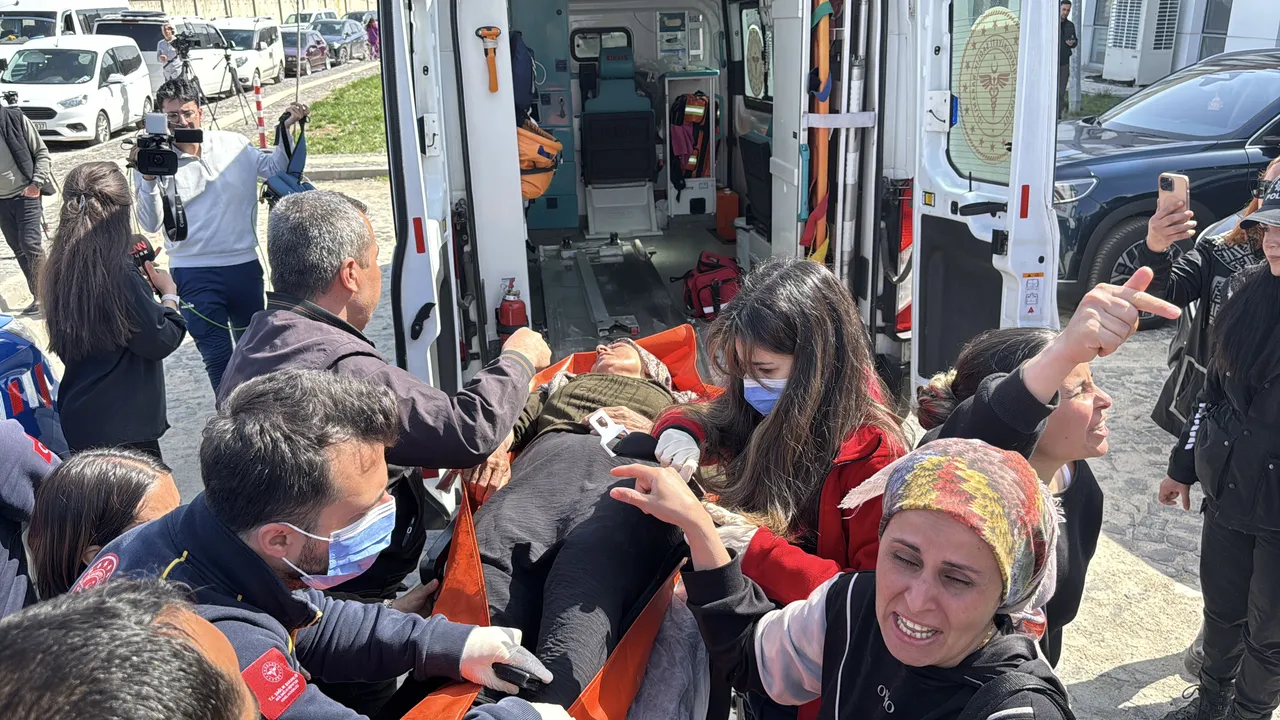 Gülistan Doku soruşturmasında arbede! 7 şüpheli adliyede, annesi hastaneye kaldırıldı