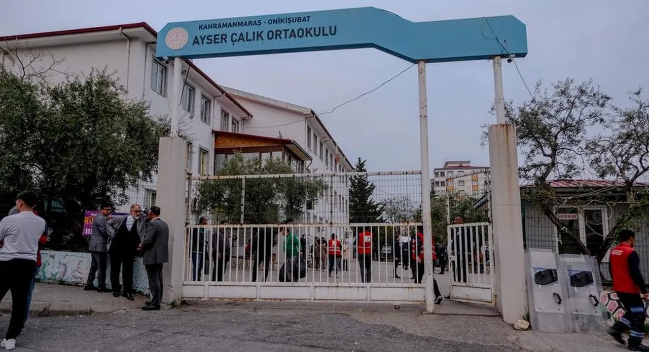 Kahramanmaraş'ta 10 kişinin öldürüldüğü Ayser Çalık Ortaokulu kapatılıyor