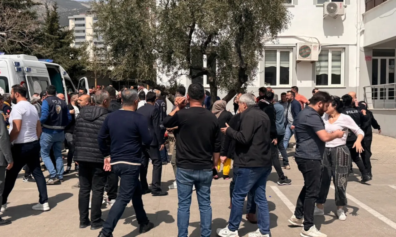 “Yeraltı”, “Eşref Tek”, “Taşacak Bu Deniz” yayın akışından kaldırıldı! Nedeni ortaya çıktı