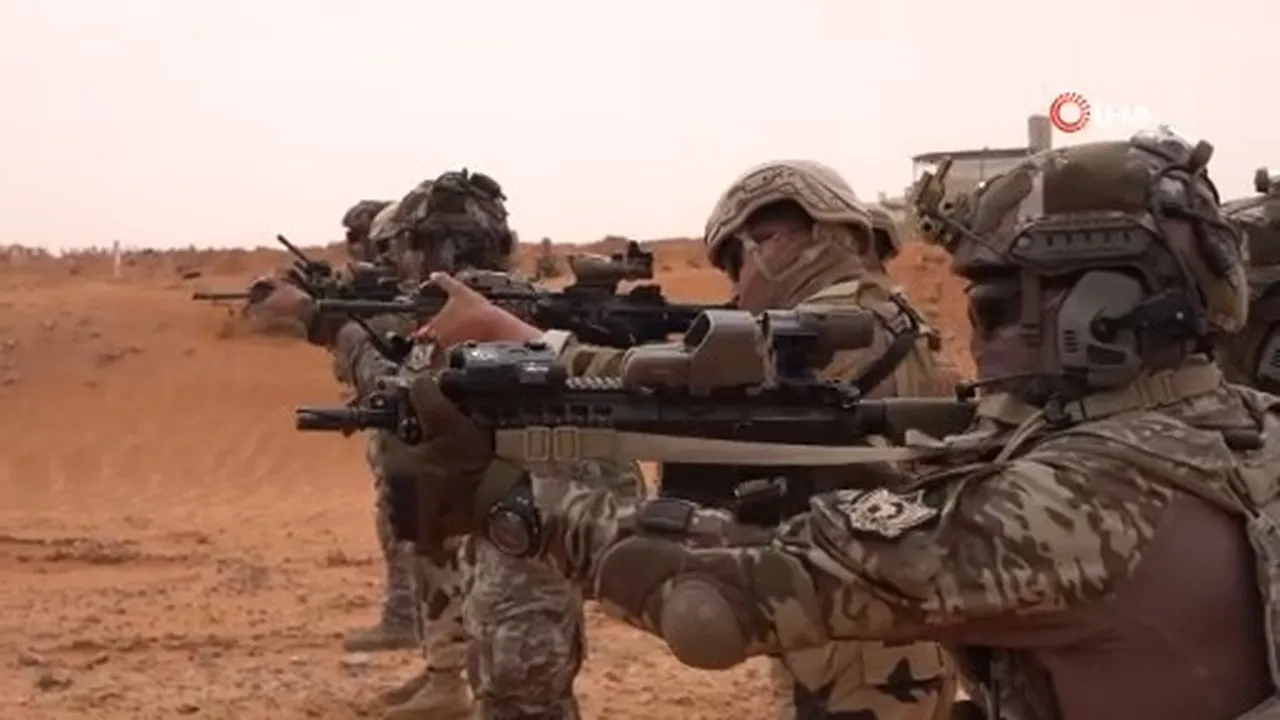 11 ülkeyle dev tatbikat! Türk askerinden Libya’da güç gösterisi