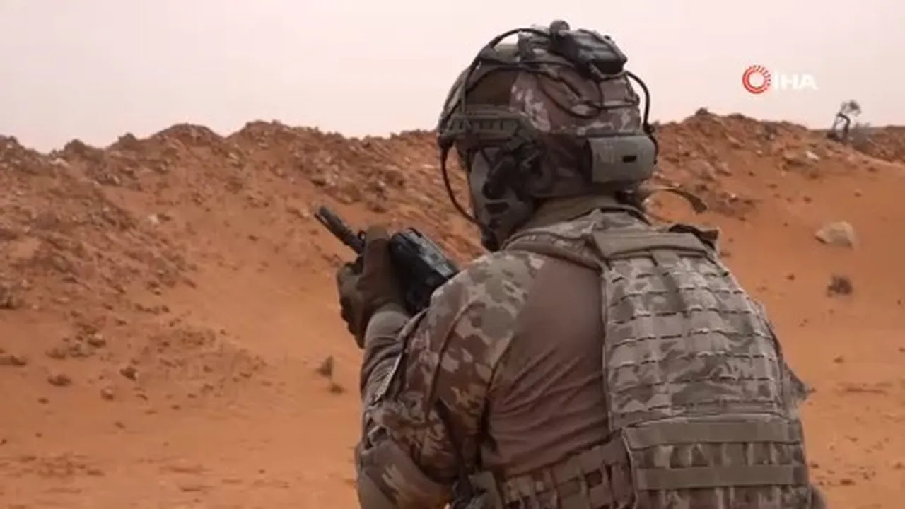 11 ülkeyle dev tatbikat! Türk askerinden Libya’da güç gösterisi