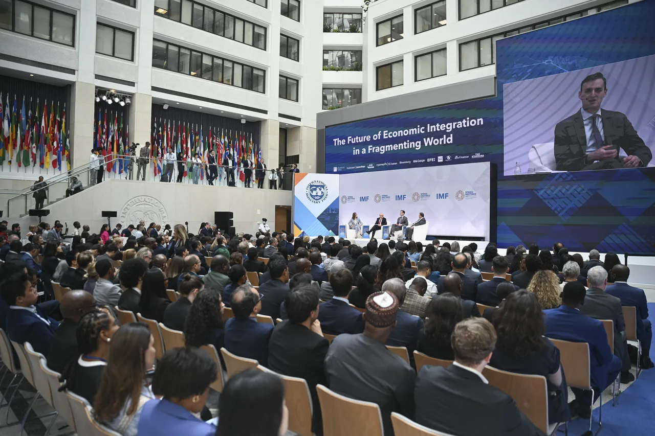 Bakan Şimşekten dikkat çeken mesaj: Türkiye için fırsatlar var