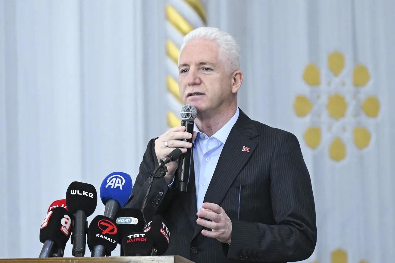 Cuma namazı için akın ettiler! Fatma Sultan Camii bir asır sonra ibadete açıldı