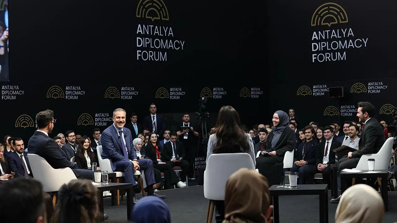 Dışişleri Bakanı Fidandan Antalyada Dünya beşten büyüktür dersi:  Hegemon güç çözüm değil, problem üretiyor!