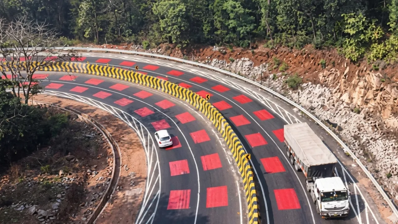 Dünyada bir ilk! Ne radar ne ceza: 'Kırmızı' yola giren sürücüler hız yapamıyor