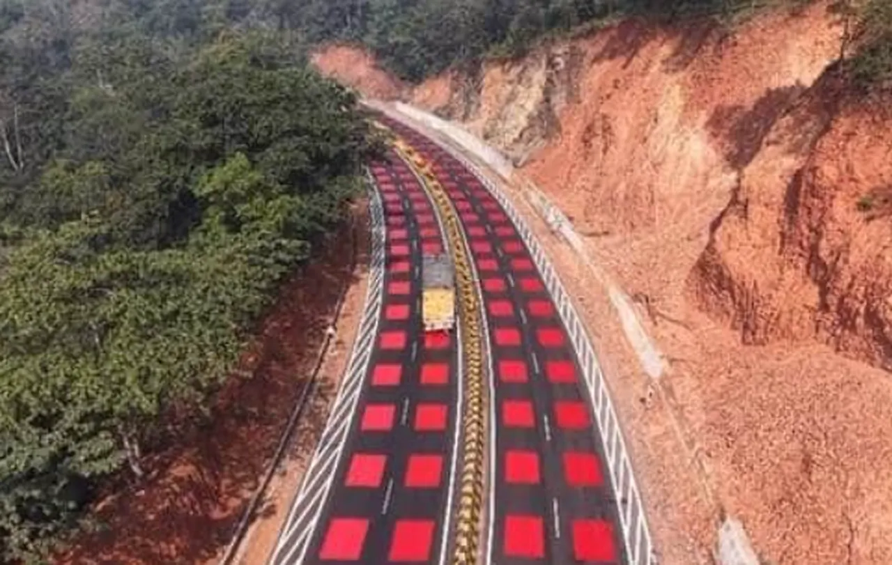 Dünyada bir ilk! Ne radar ne ceza: Kırmızı yola giren sürücü asla hız yapmıyor