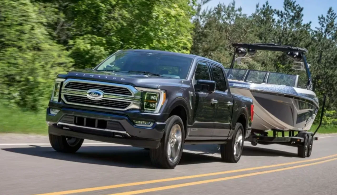 Ford, yazılım hatası nedeniyle 1,4 milyon aracı geri çağırıyor