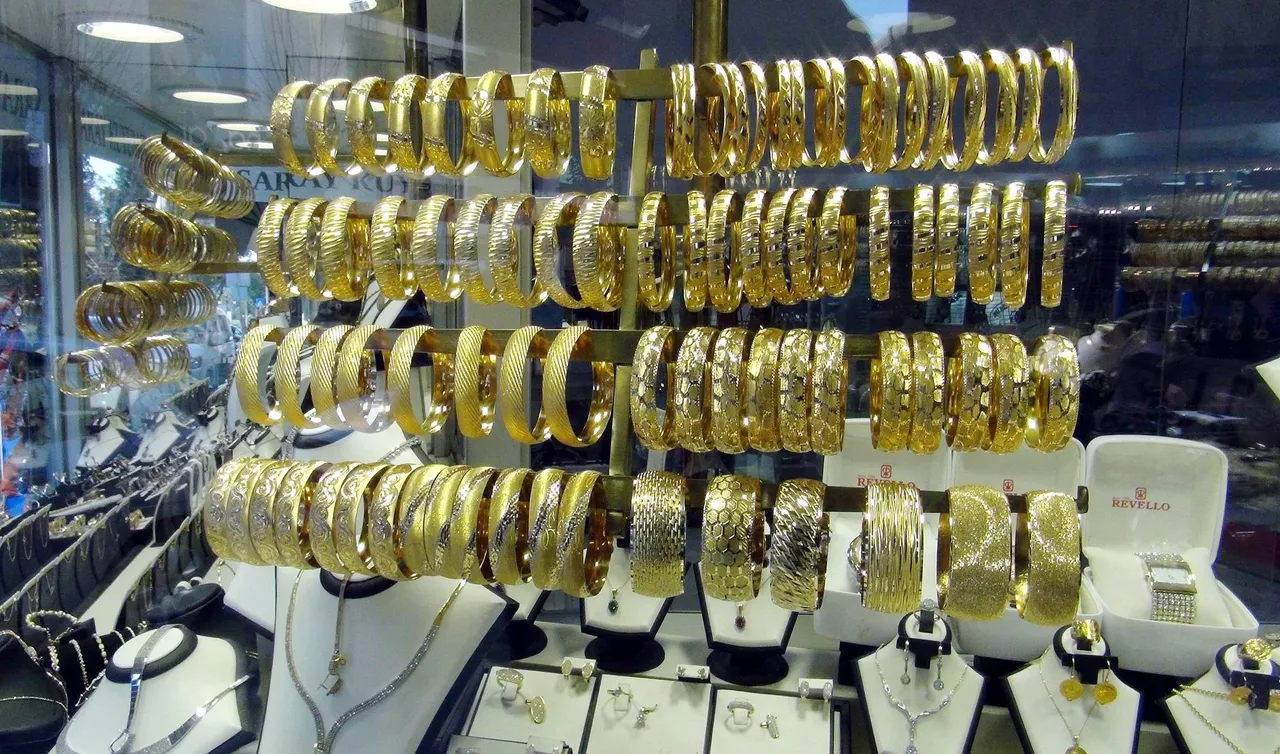 İran 1,5 ay sonra petrol tankerlerinin geçişine izin verdi: Hürmüz açıldı, dünya nefes aldı