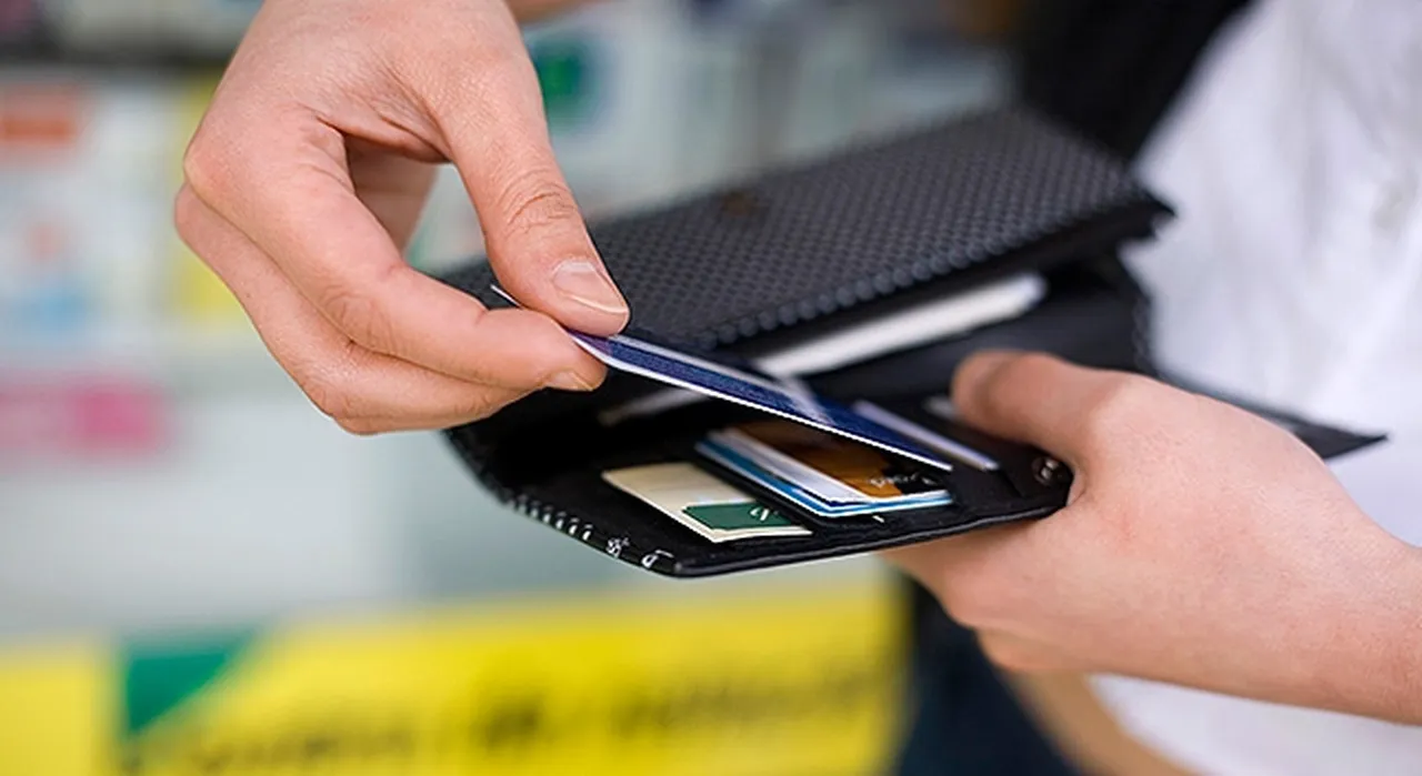 Kredi kartı kullananların yüzde 25'ini etkileyecekti... Limit düzenlemesi askıya alınıyor