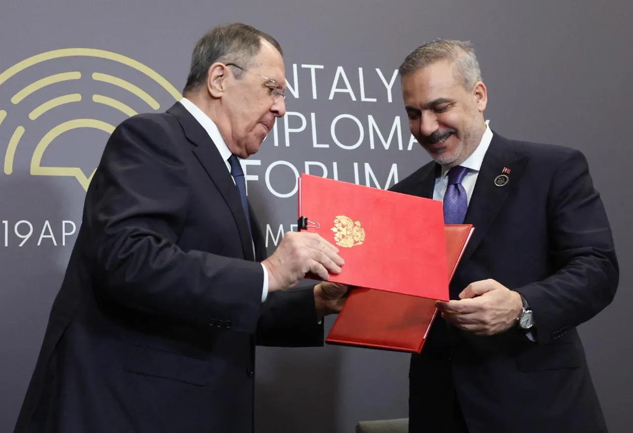  Türkiye ve Rusya arasında yeni anlaşma Antalya Diplomasi Forumu'nda imzalar atıldı