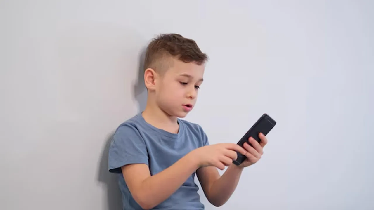 18 yaş altına “çocuk hattı” geliyor! VPN işlemeyecek, aileler her şeyi takip edebilecek