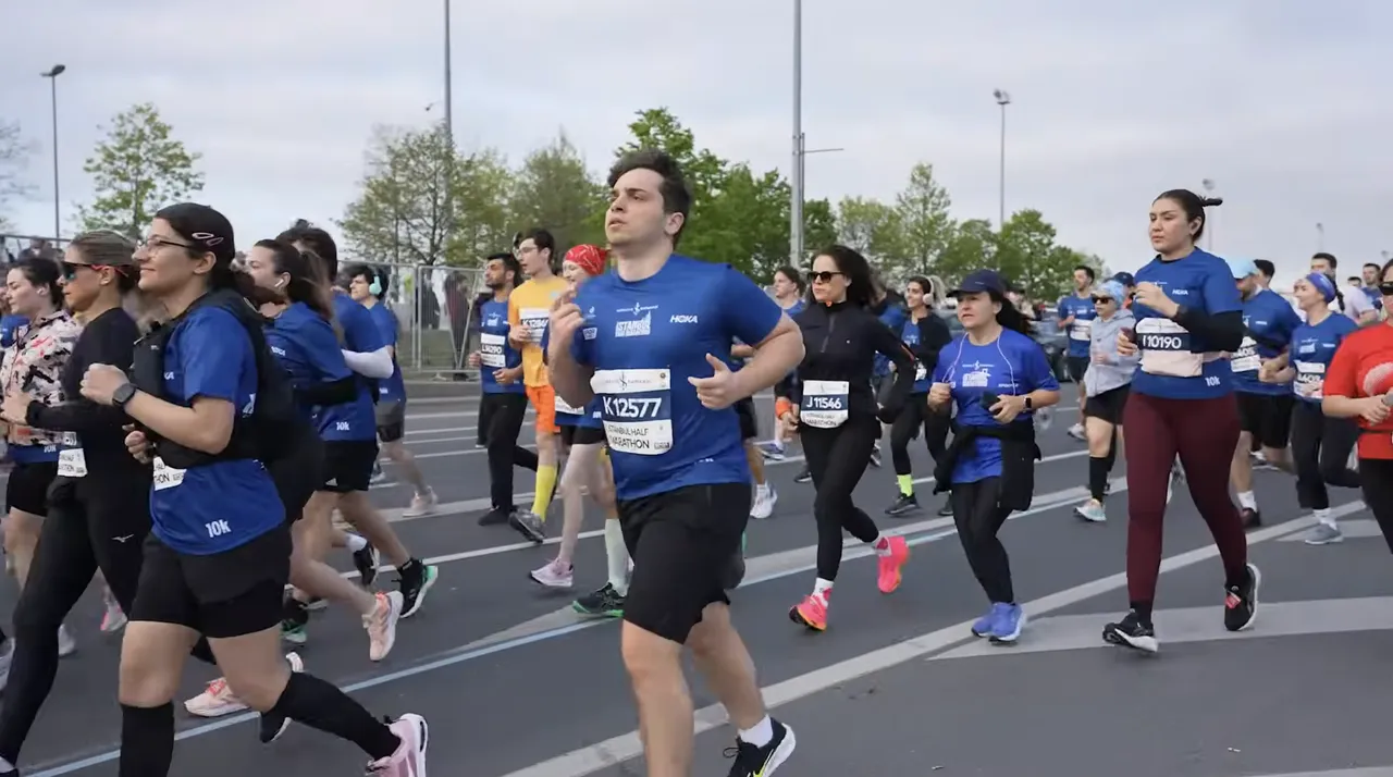 19 Nisan İstanbul trafiğe kapalı olan yollar ve alternatif güzergahlar! Türkiye İş Bankası 21. İstanbul Yarı Maratonu başladı