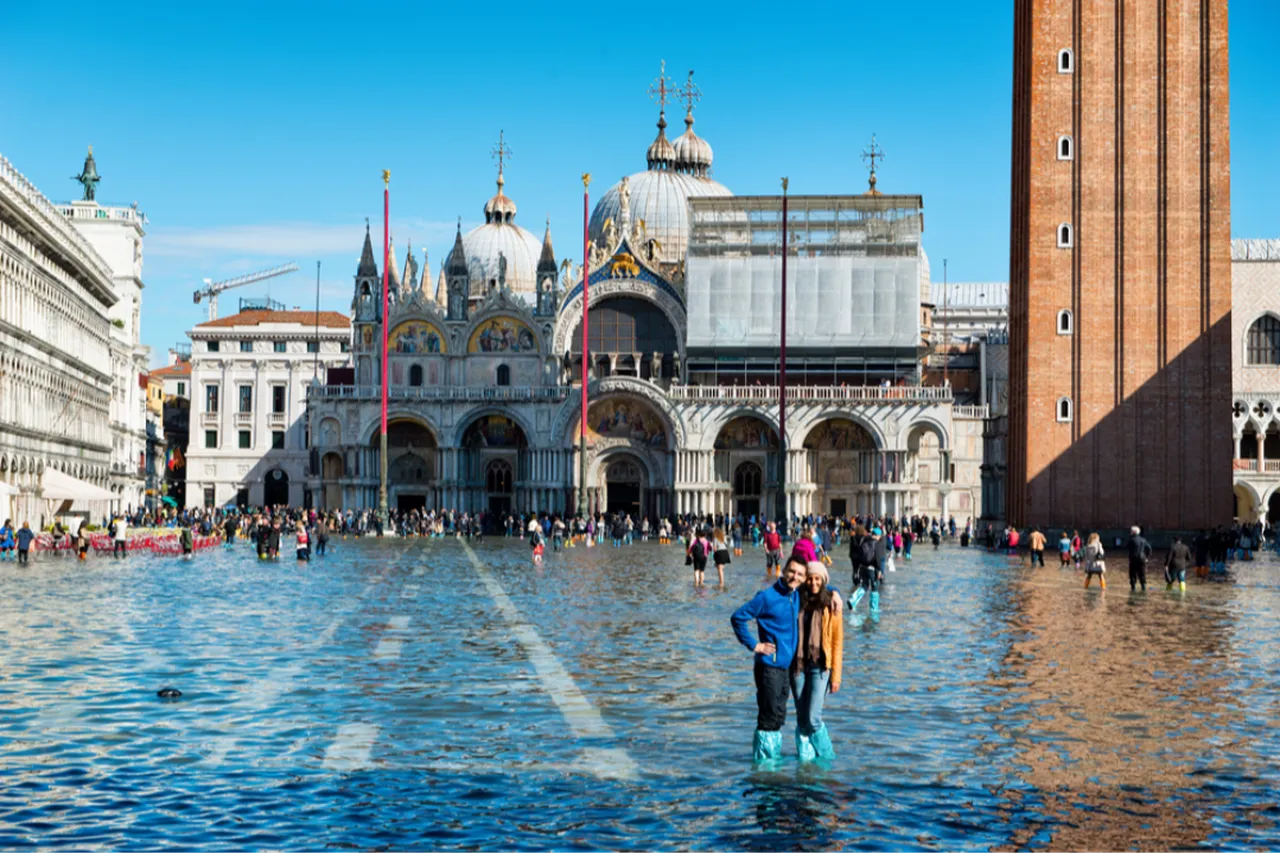  Avrupa’nın en ünlü şehri sökülüp taşınıyor: 100 milyar avroluk operasyonda tarihi binalar tek tek sökülüp kaçırılacak