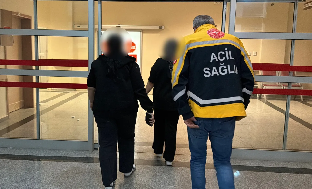 Bir yanda ilaç diğer yanda yemek... 13 kişi evde otururken aynı anda acillik oldu