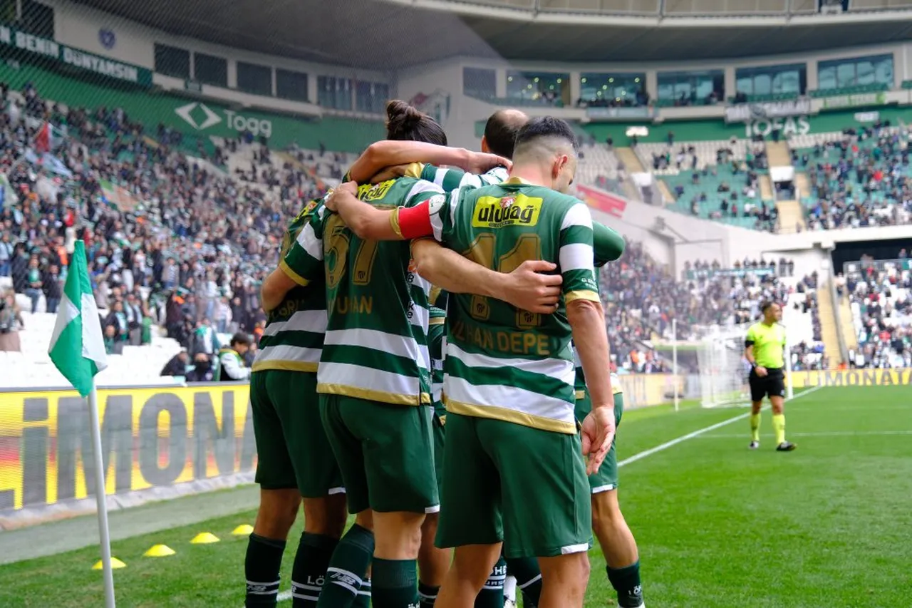 Bursaspor Somaspor maçı canlı yayın hangi kanalda, saat kaçta? Şampiyonluk için geri sayım!