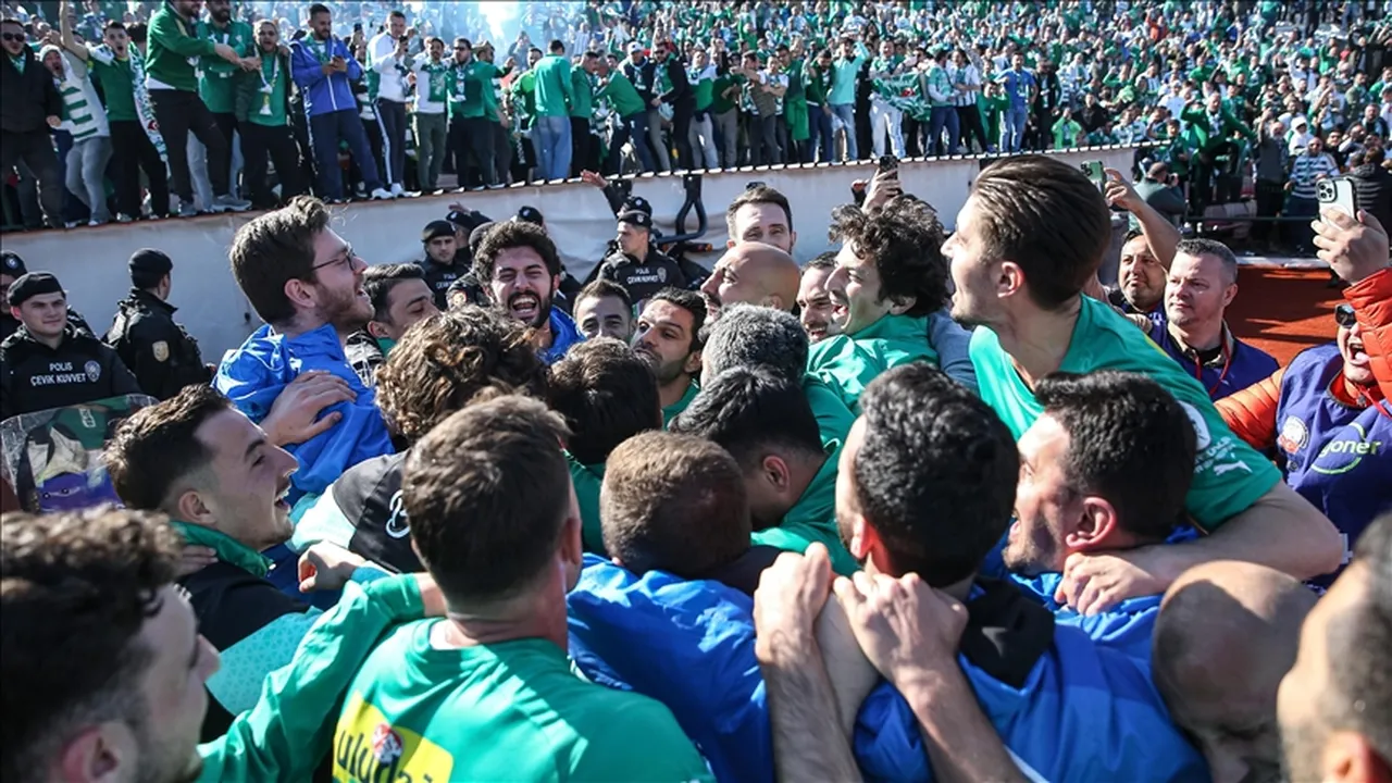 Bursaspor Somaspor maçı canlı yayın hangi kanalda, saat kaçta? Şampiyonluk için geri sayım!