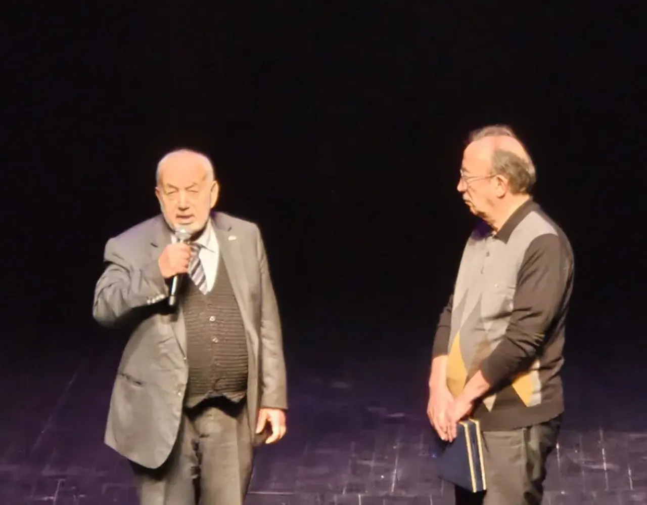 Prof. Dr. Kemal Yavuz (solda)