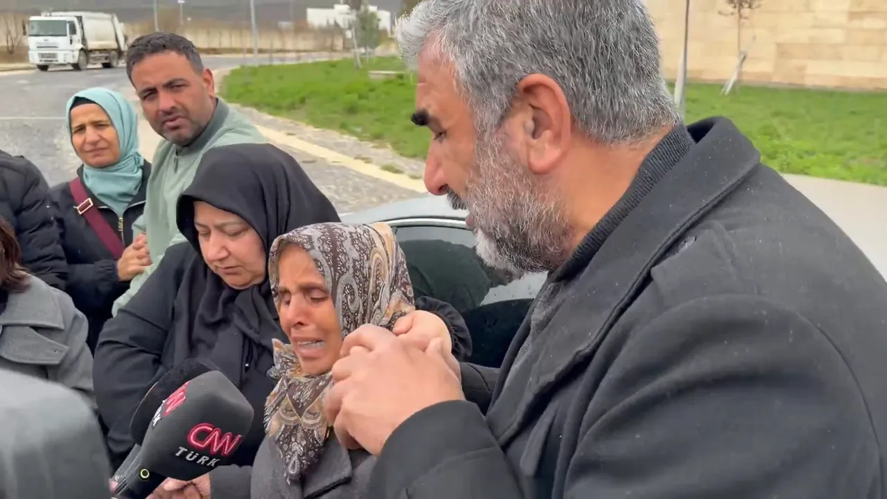 Evlat acısı birleştirdi... Rojin Kabaiş'in babasından Gülistan Doku'nun ailesine yürek yakan destek