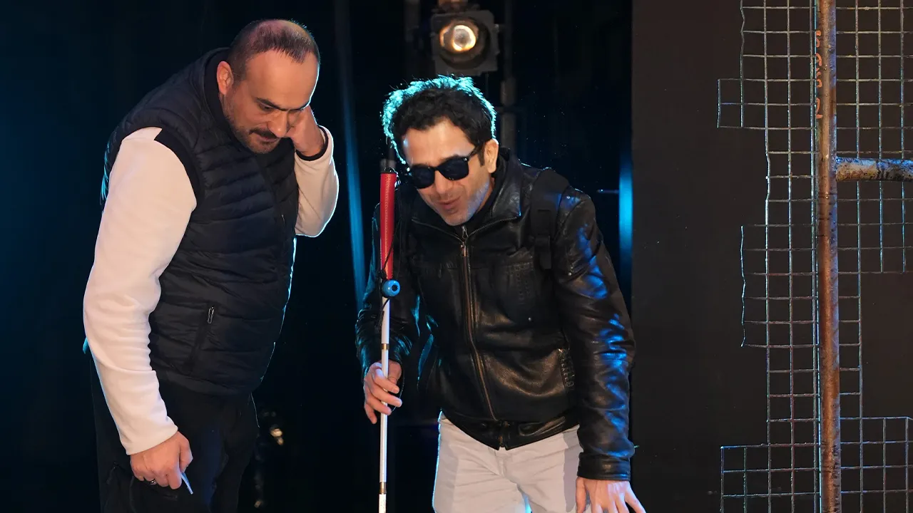 Görme ve işitme engelliler için... 