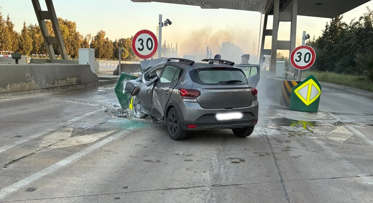 Bariyere çarpan araç alev aldı