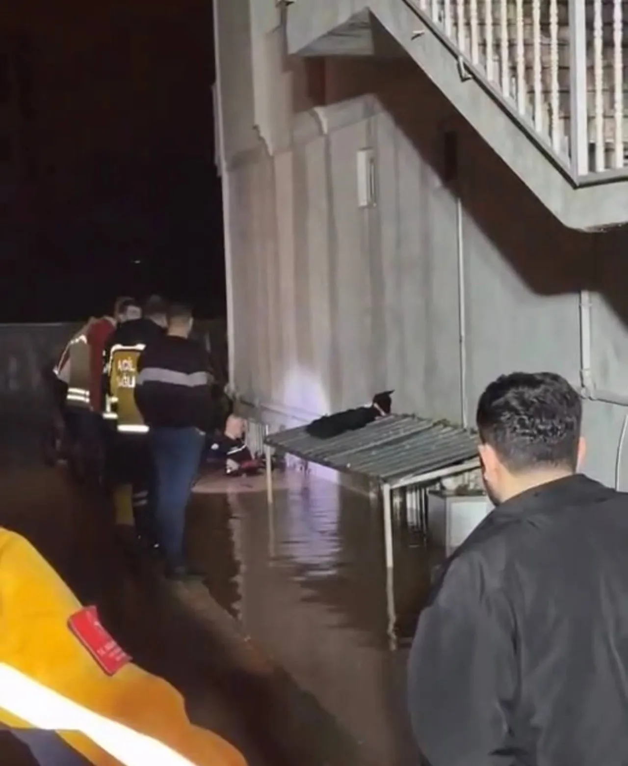 Meteoroloji hem saat hem ikinci sarı kodu verdi! Mardin’de evleri su bastı, insanlar mahsur kaldı