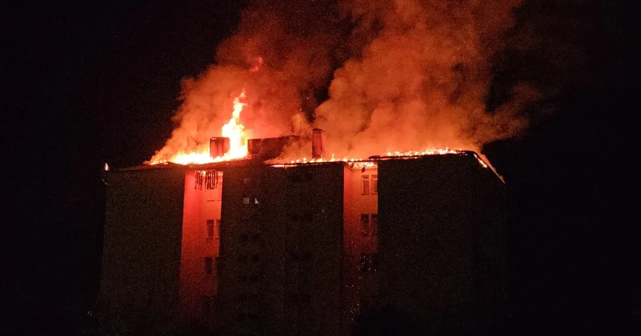 Nazilli Fen Lisesi'nde yangın paniği! 46 öğrenci tahliye edildi