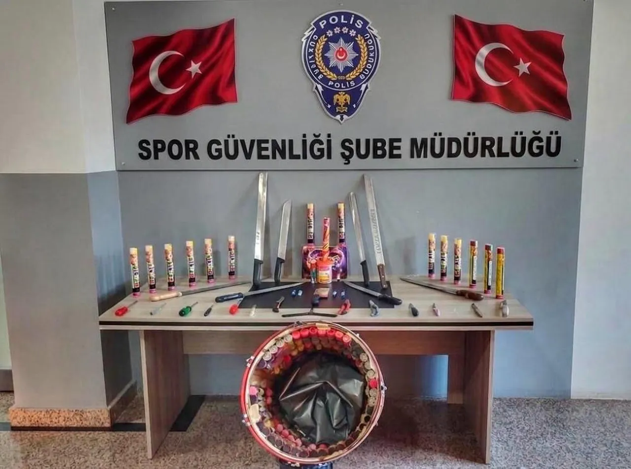 Savaşa değil deplasmana! Taraftarların üzerinden çıkanlar polisi bile şoke etti