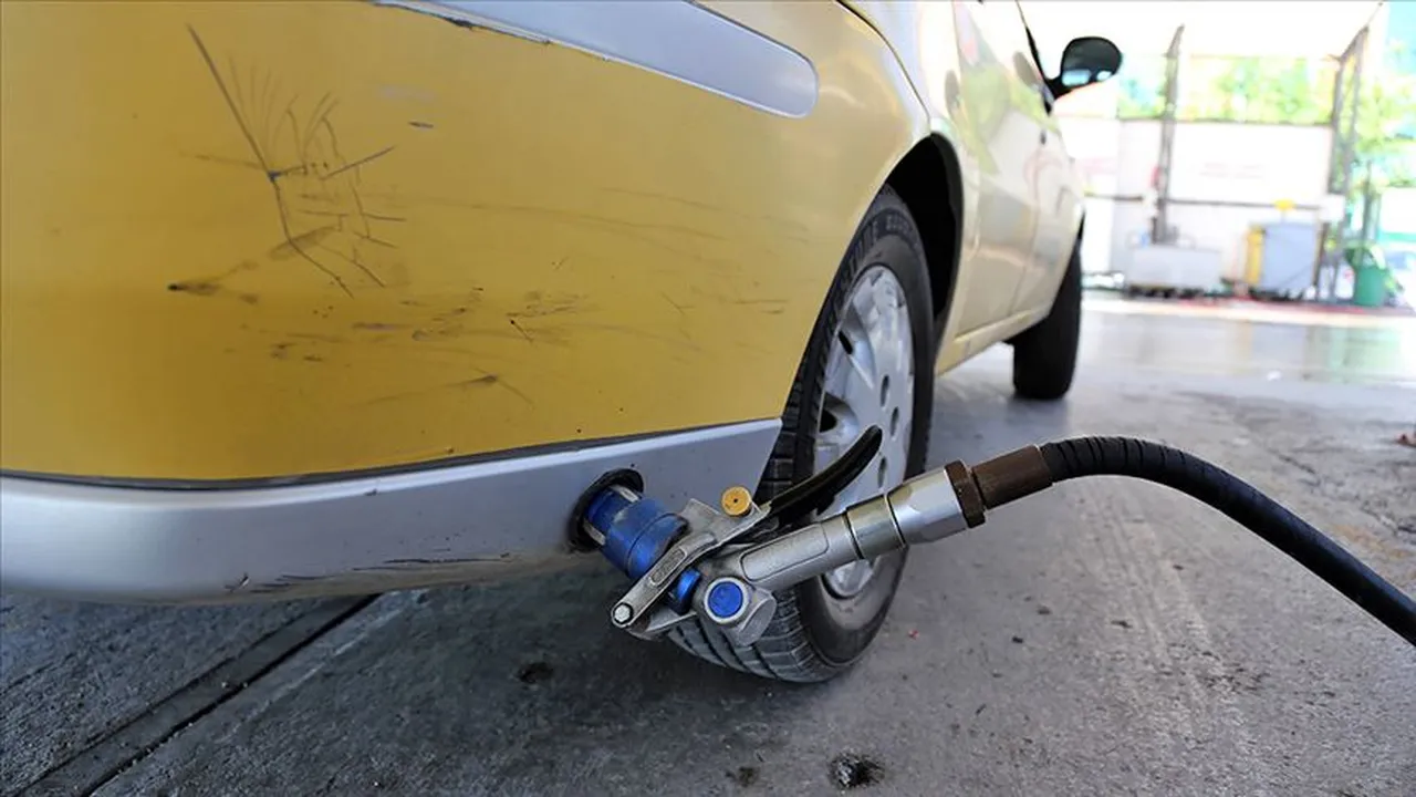 Akaryakıta tarihi zam! İşte güncel benzin, motorin ve otogaz fiyatları