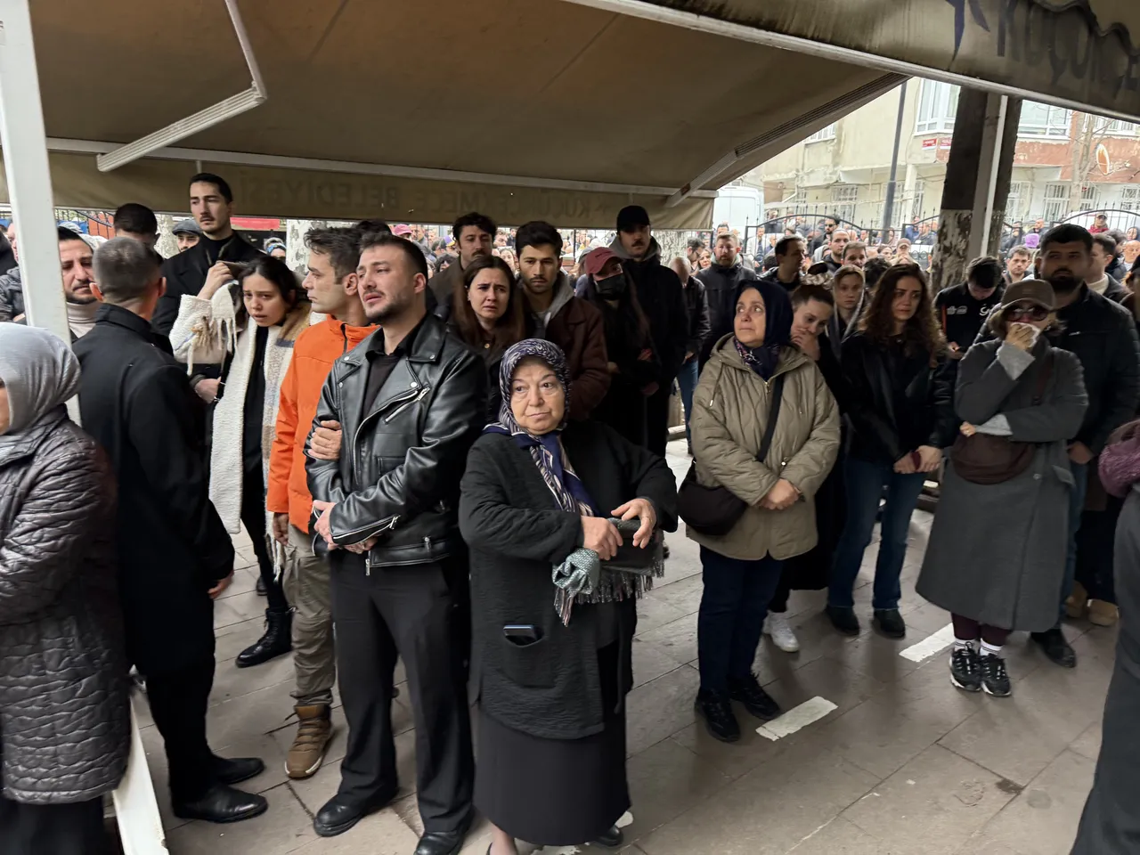 Genç oyuncu Ramazan Tetik’in cenazesi defnedildi: ‘Çok erken kaybettik’