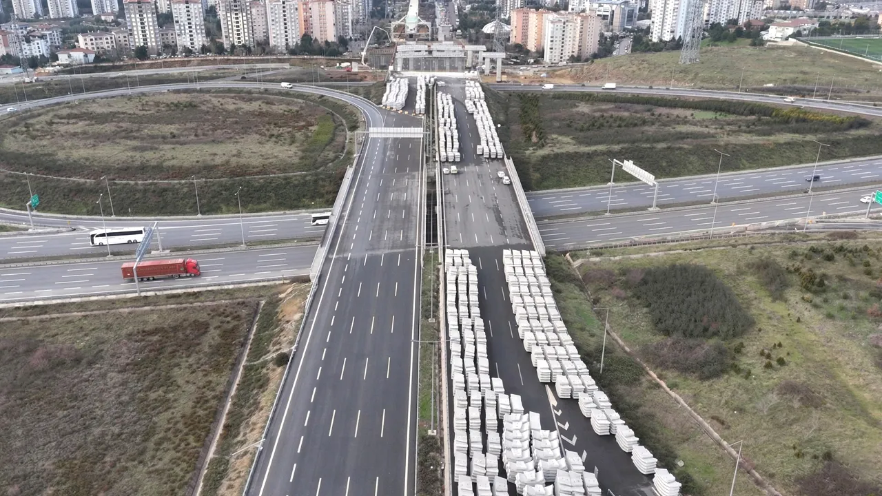 İstanbul trafiğine ilaç olacak! 8 şeritli Nakkaş-Başakşehir Otoyolu için geri sayım başladı