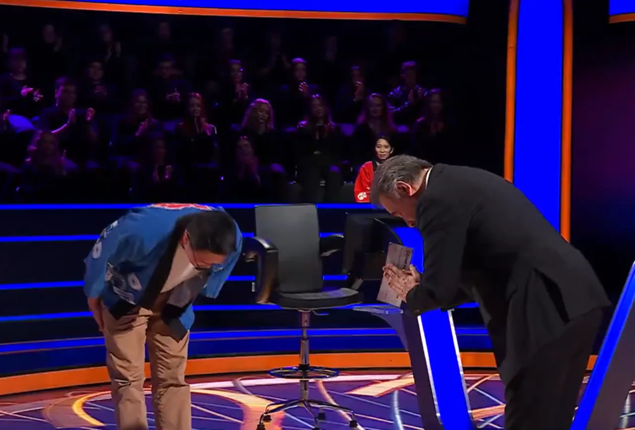 Japon yarışmacının selamı herkesi şaşırttı! Bir anda yere yattı, Oktay Kaynarca ne yapacağını bilemedi