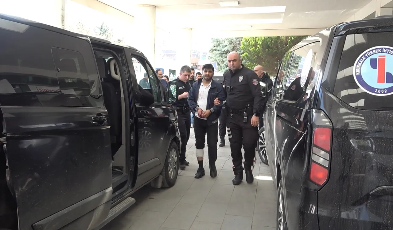 Nikahsız birliktelikten doğan bebekle fotoğraf paylaştılar! Hastane savaş alanına döndü 