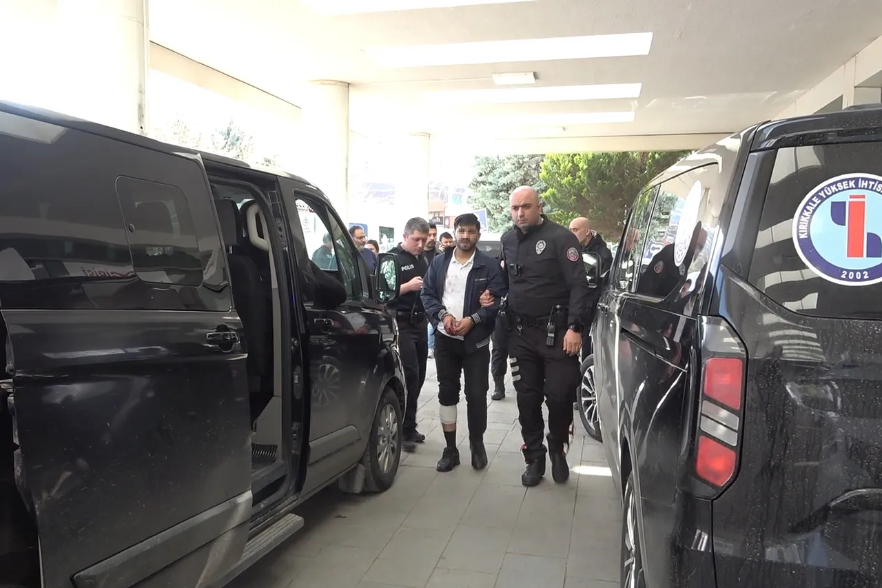 Nikahsız birliktelikten doğan bebekle fotoğraf paylaştılar! Hastane savaş alanına döndü