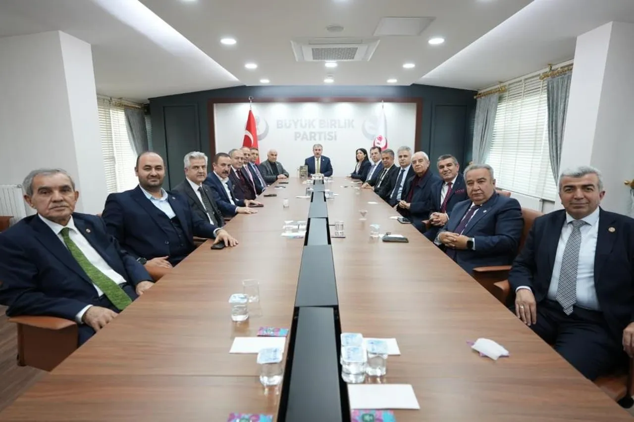 Özgür Özel'in ara seçim planına Cumhur İttifakı'ndan tokat gibi cevap: Şu an derdimiz vatan!