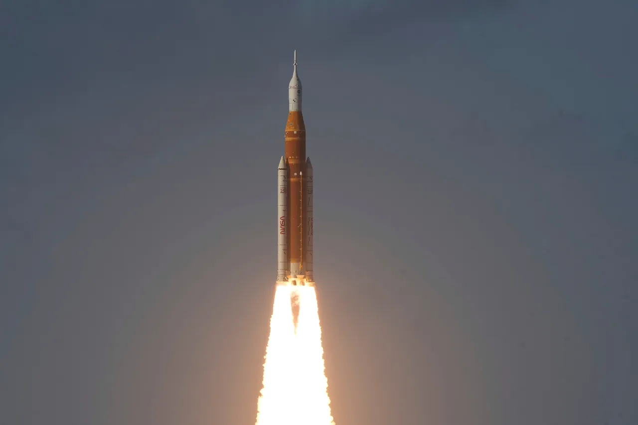 Yarım asır sonra bir ilk! Ay'a yolculuk başladı